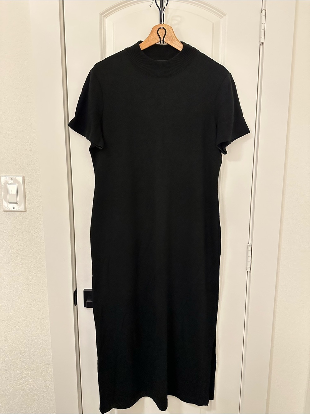 Leslie Fay Black Short-Sleeve Maxi Knit Dress